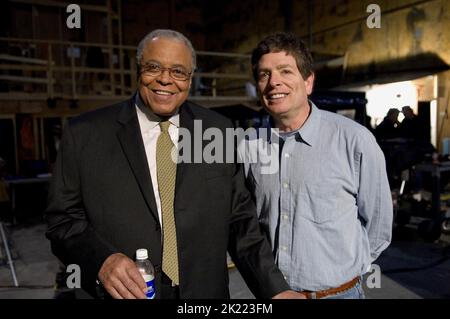 JAMES EARL JONES, DAVID ZUCKER, SCARY MOVIE 4, 2006 Stockfoto