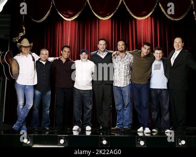 YOAKAM,VAUGHN,FAVREAU, WILD WEST COMEDY SHOW: 30 TAGE UND 30 NÄCHTE - HOLLYWOOD INS HERZ, 2006 Stockfoto