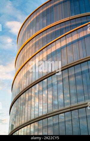 Blavatnik School of Government Architecture Reflexionen am frühen Morgen. Oxford, Oxfordshire, England Stockfoto