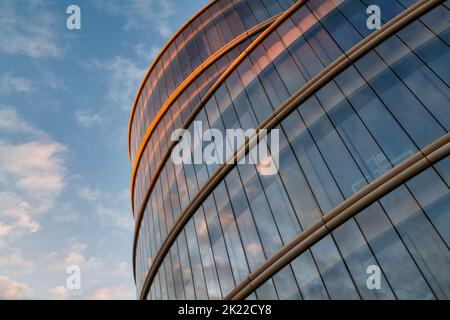 Blavatnik School of Government Architecture Reflexionen am frühen Morgen. Oxford, Oxfordshire, England Stockfoto