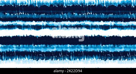 Nahtloses, handgezeichnetes, locker gesprenkeltes Aquarell-Tie-Farbstoff Ombre Shibori Streifen-Muster in Indigo Blau und Weiß. Hochauflösendes Textil-Hintergrund-Textu Stockfoto