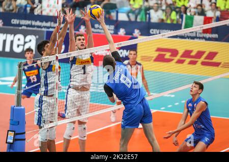 Montesilvano/Vasto, Montesilvano/Vasto, Italien, 21. September 2022, Spitze von Jovan Perovic (SRB) während der Europameisterschaft U20 - Serbien gegen Italien - Stockfoto