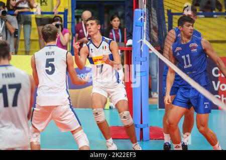 Montesilvano/Vasto, Montesilvano/Vasto, Italien, 21. September 2022, Alessandro Alberto Bovolenta (ITA) jubelt während der Europameisterschaft U20 - Serbe Stockfoto