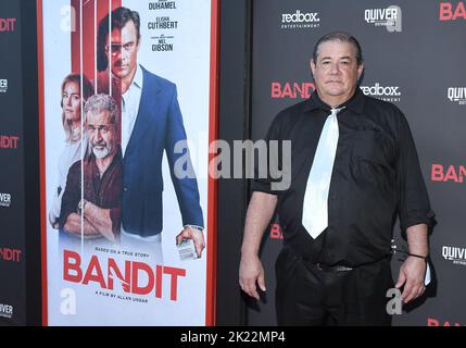 Los Angeles, USA. 21. September 2022. Gilbert Galvan Jr. kommt bei der BANDIT-Weltpremiere an, die am Mittwoch, dem 21. September 2022, im Harmony Gold in Los Angeles, CA, stattfand. (Foto: Sthanlee B. Mirador/Sipa USA) Quelle: SIPA USA/Alamy Live News Stockfoto