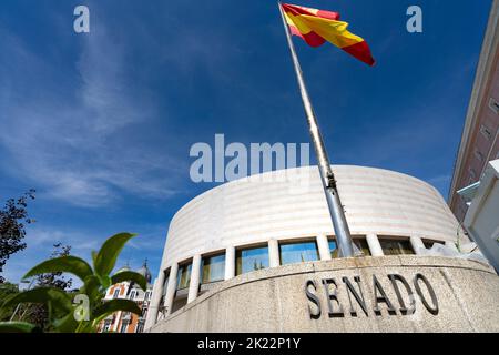 Madrid, Spanien. September 2022. Außenansicht des Senatsgebäudes in der Innenstadt Stockfoto
