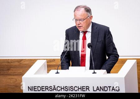 Hannover, Deutschland. 22. September 2022. Stephan weil (SPD), Ministerpräsident von Niedersachsen, spricht im niedersächsischen landtag. Quelle: Moritz Frankenberg/dpa/Alamy Live News Stockfoto