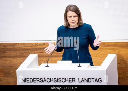 Hannover, Deutschland. 22. September 2022. Julia Willie Hamburg (Bündnis 90/die Grünen) spricht im niedersächsischen landtag. Quelle: Moritz Frankenberg/dpa/Alamy Live News Stockfoto