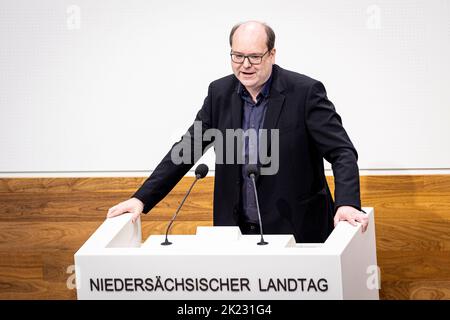 Hannover, Deutschland. 22. September 2022. Christian Meyer (Bündnis 90/die Grünen) spricht im niedersächsischen landtag. Quelle: Moritz Frankenberg/dpa/Alamy Live News Stockfoto