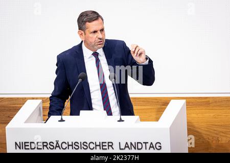 Hannover, Deutschland. 22. September 2022. Olaf Lies (SPD), Umweltminister von Niedersachsen, spricht im niedersächsischen landtag. Quelle: Moritz Frankenberg/dpa/Alamy Live News Stockfoto