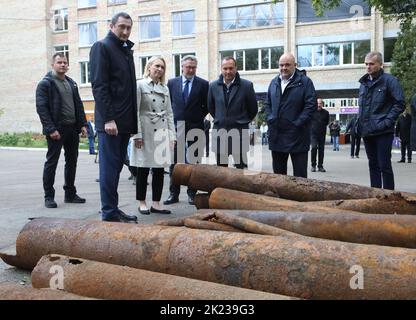 Nicht exklusiv: KIEW, UKRAINE - 20. SEPTEMBER 2022 - der ukrainische Minister für die Entwicklung der Gemeinschaften und Gebiete, Oleksii Tschernyshov, Botschafter Extr Stockfoto