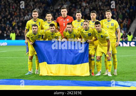 Glasgow, Schottland, 21.. September 2022. Das ukrainische Team vor dem Spiel der UEFA Nations League im Hampden Park, Glasgow. Bildnachweis sollte lauten: Neil Hanna / Sportimage Stockfoto