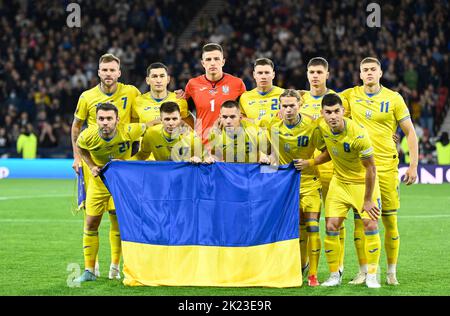 Glasgow, Schottland, 21.. September 2022. Das ukrainische Team vor dem Spiel der UEFA Nations League im Hampden Park, Glasgow. Bildnachweis sollte lauten: Neil Hanna / Sportimage Stockfoto