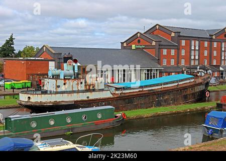 Cuddington Brunner Mond ICI Chemical Boat, Ex-Weaver Packet Built 1948, in Northwich, Cheshire, hier in Ellesmere Port, England, Großbritannien Stockfoto