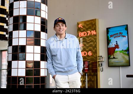 STOCKHOLM 20220922 Armand Duplantis, in Amerika geborener schwedischer Stabhochspringer, aufgenommen in Stockholm, Schweden 22. September 2022. Foto: Jessica Gow / TT / kod 10070 Stockfoto