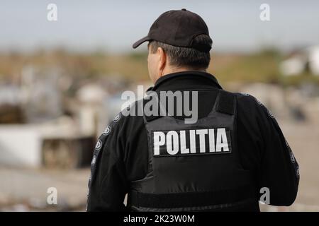 Sarulesti, Rumänien - 22. September 2022: Rumänischer Polizist. Stockfoto