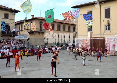 Italien, Sansepolcro (Arezzo), 11. september 2022 : Palio von Armbrust (Palio della Balestra). Es ist ein historisches Ereignis, das kontinuierlich gehalten wurde Stockfoto