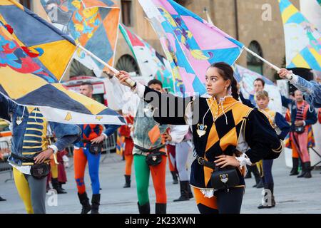 Italien, Sansepolcro (Arezzo), 11. september 2022 : Palio von Armbrust (Palio della Balestra). Es ist ein historisches Ereignis, das kontinuierlich gehalten wurde Stockfoto