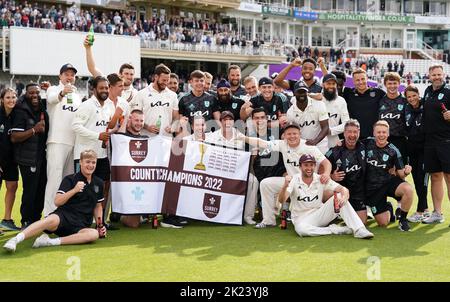 Surrey feiert den Gewinn der LV= Insurance County Championship Division One im Oval, London. Bilddatum: Donnerstag, 22. September 2022. Stockfoto