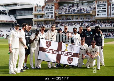 Surrey feiert den Gewinn der LV= Insurance County Championship Division One im Oval, London. Bilddatum: Donnerstag, 22. September 2022. Stockfoto