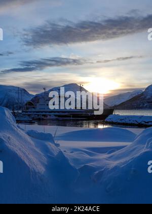 Olderdalen ist ein Hafen in Troms Og Finnmark County, Norwegen, und liegt am Kafjord. Stockfoto