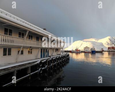 Honningsvag ist die nördlichste Stadt auf dem norwegischen Festland. Es befindet sich in der Gemeinde Nordkapp im Bezirk Troms Og Finnmark. Stockfoto