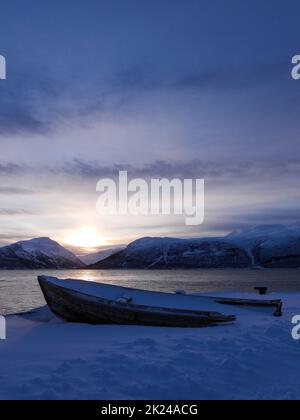 Olderdalen ist ein Hafen in Troms Og Finnmark County, Norwegen, und liegt am Kafjord. Stockfoto