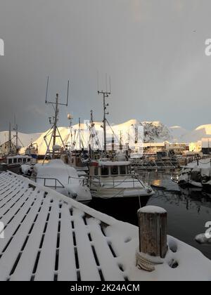 Honningsvag ist die nördlichste Stadt auf dem norwegischen Festland. Es befindet sich in der Gemeinde Nordkapp im Bezirk Troms Og Finnmark. Stockfoto