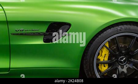 DETROIT, MI/USA - 14. SEPTEMBER 2022: Nahaufnahme eines Mercedes-AMG GT R Scoops auf der North American International Detroit Auto Show (NAIAS). Stockfoto