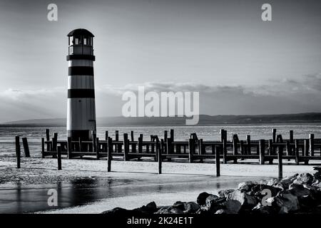 Der Leuchtturm in Podersdorf am Neusiedler See. Stockfoto