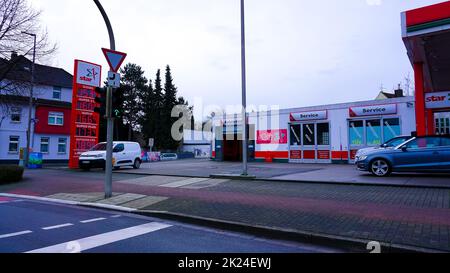 Dortmund, Deutschland - 28. Dezember 2021: Stern-Tankstelle in Dortmund, Deutschland - 28. Dezember 2021 Stockfoto