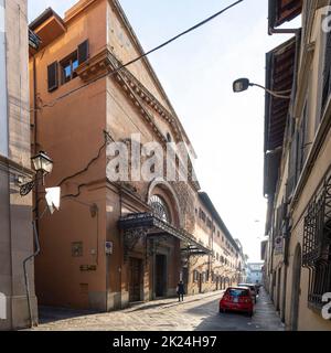 Florenz, Italien. Januar 2022. Die Außenfassade des Teatro della Pergola im historischen Zentrum der Stadt Stockfoto