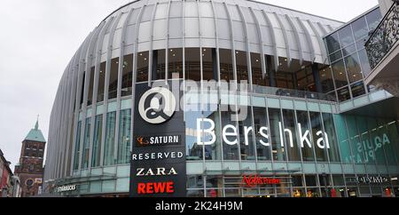 Aachen, 03. Januar 2022: AQUIS Plaza ist am 3. Januar 2022 ein modernes Einkaufszentrum in Aachen Stockfoto