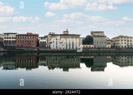 Florenz, Italien. Januar 2022. Blick auf den Lungarno im historischen Zentrum der Stadt Stockfoto