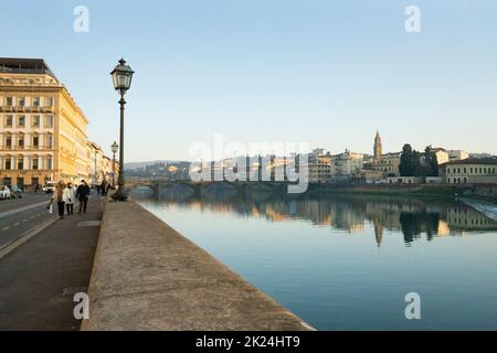 Florenz, Italien. Januar 2022. Blick auf den Lungarno im historischen Zentrum der Stadt Stockfoto