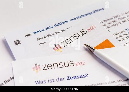 Volkszählung 2022 in Deutschland: Offizielle Regierungsbefragung zur Volkszählung (Bevölkerung, Gebäude und Haushalt) mit PEN Stockfoto