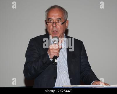 Berliner Kulturwissenschaftler Paul Werner Wagner bei einer Veranstaltung im Moritzhof in Magdeburg am 01.06.2022 Stockfoto