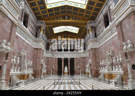 Gedenkstätte Walhalla in Bayern mit Marmorbüsten bedeutender deutscher Persönlichkeiten - Walhalla-Denkmal in Bayern mit bedeutenden Marmorbüsten Stockfoto