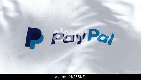 New York, USA, Juni 2022: Flagge mit dem Paypal-Logo winkt im Wind. PayPal ist ein US-amerikanisches multinationales Finanztechnologieunternehmen Stockfoto