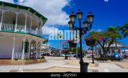 Puerto Plata, DR - 10. Mai 2022: Der schöne Central Park ist das Zentrum der Stadt Puerto Plata, wo Einheimische und Touristen aus der ganzen Welt Stockfoto