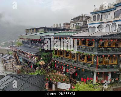 Jioufen Village, Taipei - APR 24, 2022 : wunderschöner Blick auf das Dorf Jioufen, New Taipei City, Taiwan Stockfoto