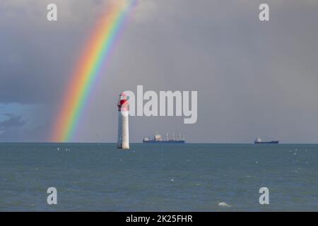 PHARE de Chauvea bei Ile de Re mit Schiffen nach La Rochelle, Pays de la Loire, Frankreich Stockfoto