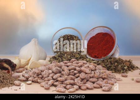 Gewürze Pinto-Bohnen mit Paprika und mexikanischem Oregano Stockfoto