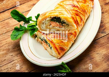 In Teig gebackener Lachs. Stockfoto