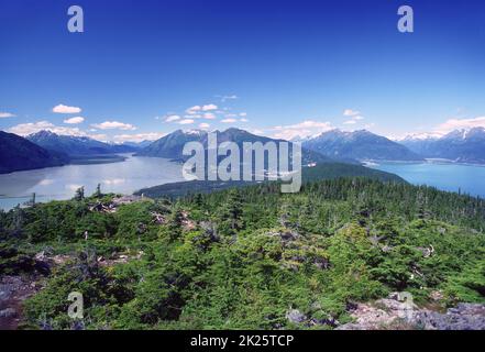 Panoramablick auf einem Berg an der Alaska Coast Stockfoto