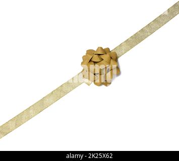 Schleife und goldenes Seidenband isoliert auf weißem Hintergrund, Design-Element für Geschenkdekor, Linie Stockfoto