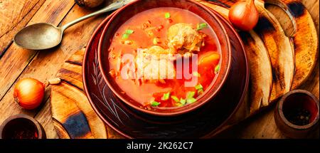 Roter ukrainischer Borschtsch Stockfoto