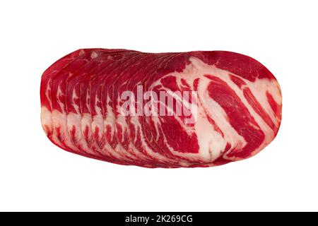 Geräucherte Schweinefiletscheiben, isoliert auf weiß Stockfoto