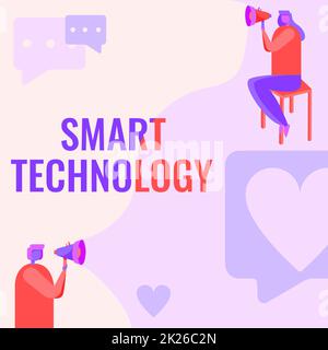 Konzeptunterschrift Smart Technology. Wort geschrieben auf zum Schutz und zur Vermeidung von Fehlern auf Festplatten stehender Mann und sitzende Frau mit Megafon und Nachrichtensymbol. Stockfoto