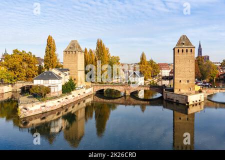 La Petite France mit Brücke über den Elsass in Straßburg, Frankreich Stockfoto