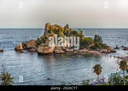 Blick über Isola Bella, kleine Insel bei Taormina, Sizilien, Italien Stockfoto